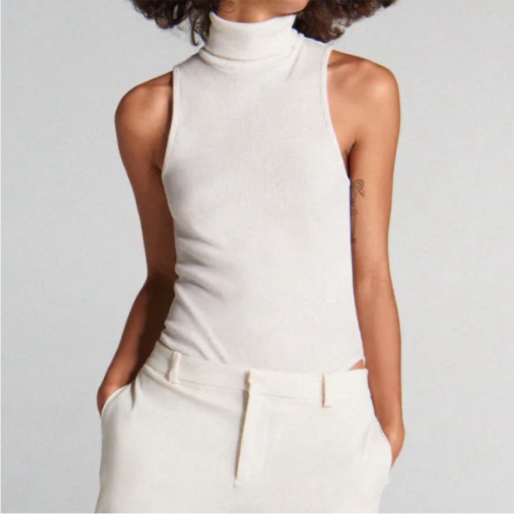 Zara turtle neck cream white ribbed body suit size large